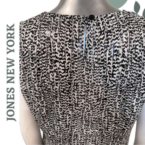 🛍️3/$40 Jones New York Black White Abstract Print Sleeveless Top  Size 8 - Picture 6 of 7